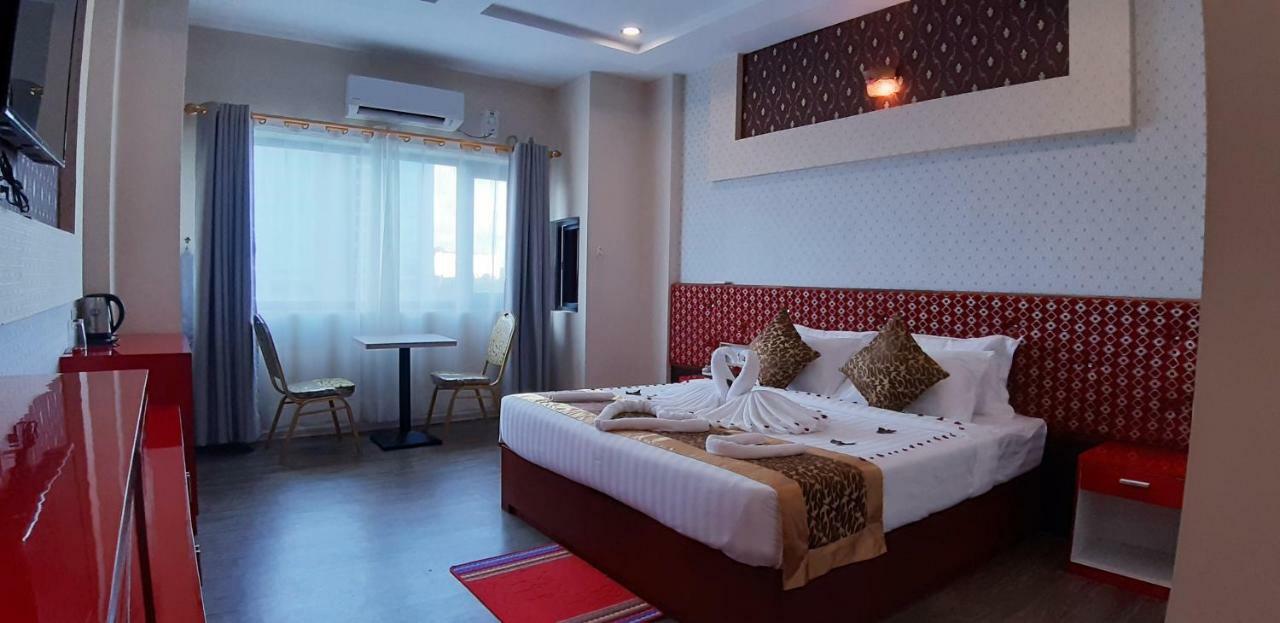 H Plus Hotel Yangon Dış mekan fotoğraf